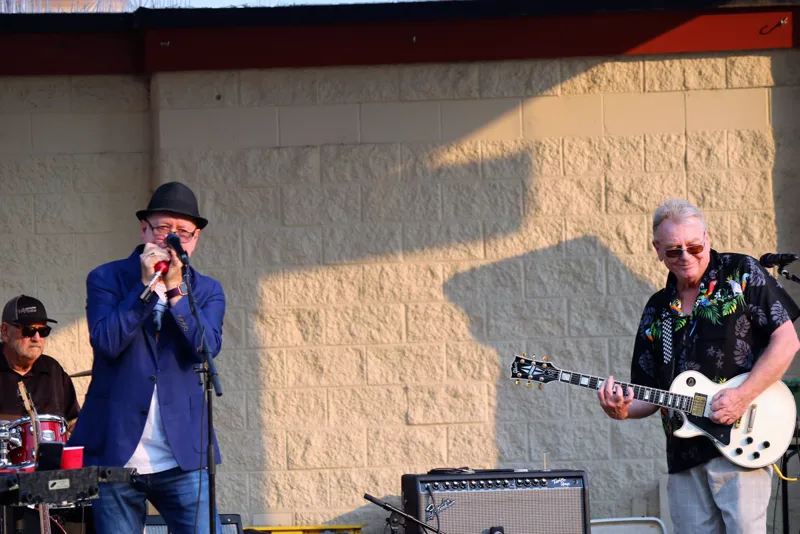 The Blueshounds performing